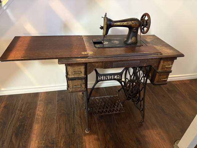 Singer Sewing Machine