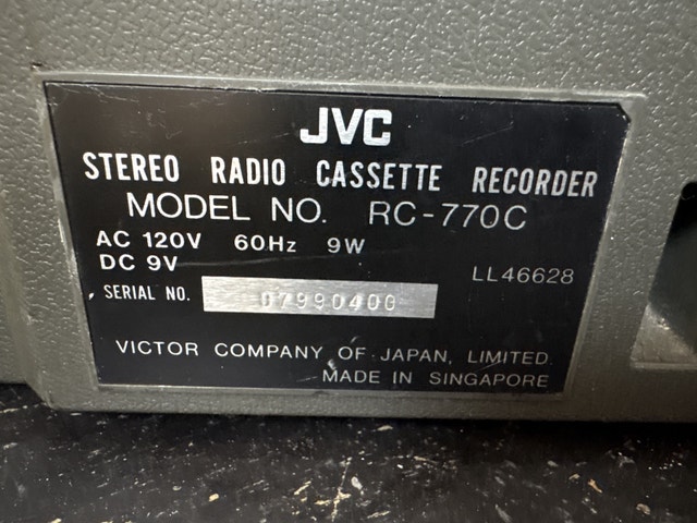 JVC RC-F77 Boombox - photo 3
