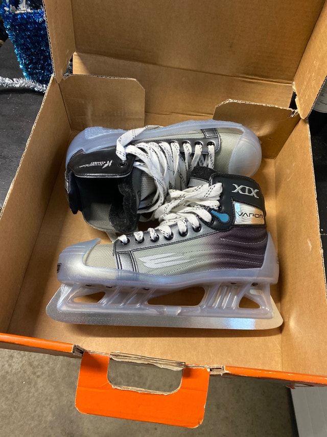 NBH Vapor XIX goal skate sr. Size 8.5 womens with D - photo 5