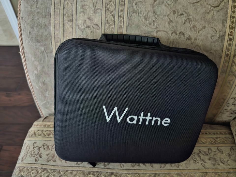 Wattne W1 massage gun in excellent condition - photo 2
