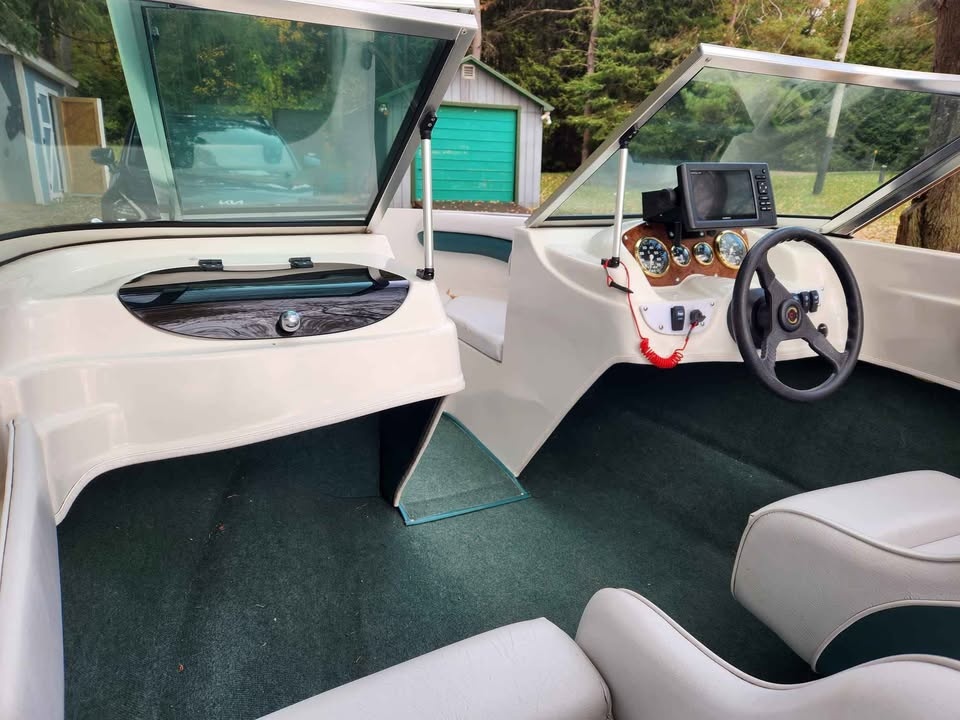 2003 60HP Tempest Bowrider 16 foot boat in good condition - photo 4