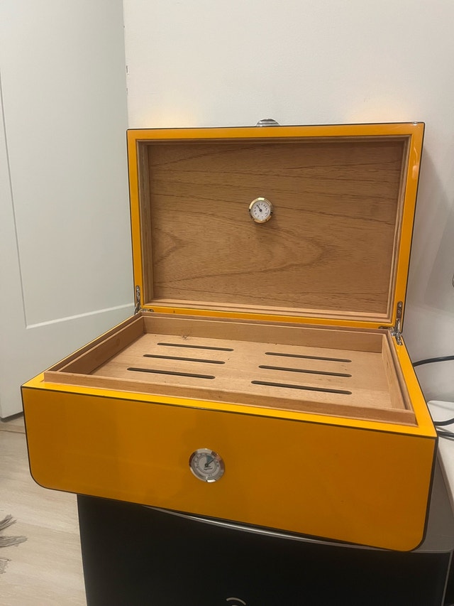 Cigar Humidor - photo 2