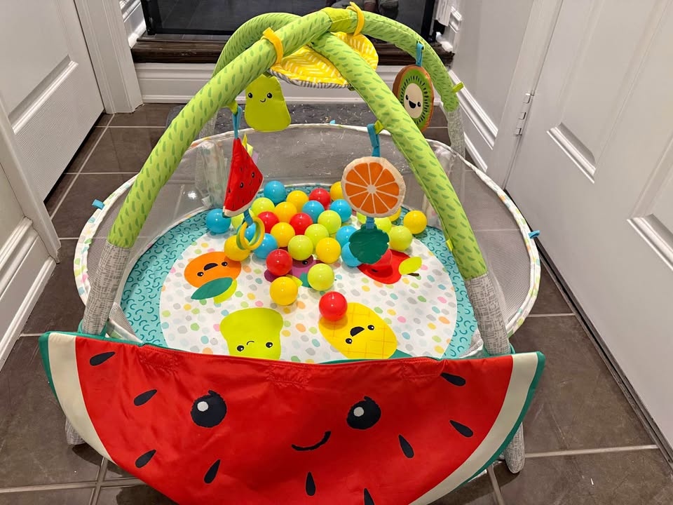 Infantino 4-in-1 Jumbo Activity Gym & Ball Pit, Fruit