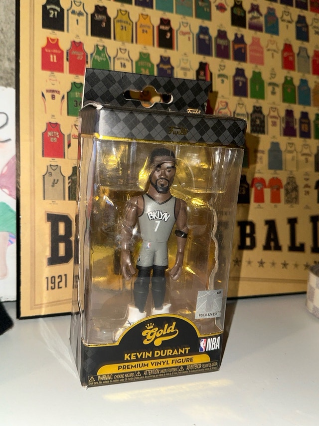 Kevin durant vinyl figure