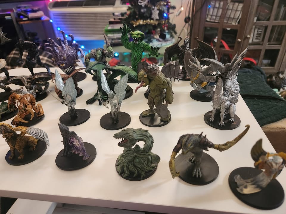 HUGE Lot - D&D Large Miniatures - photo 2