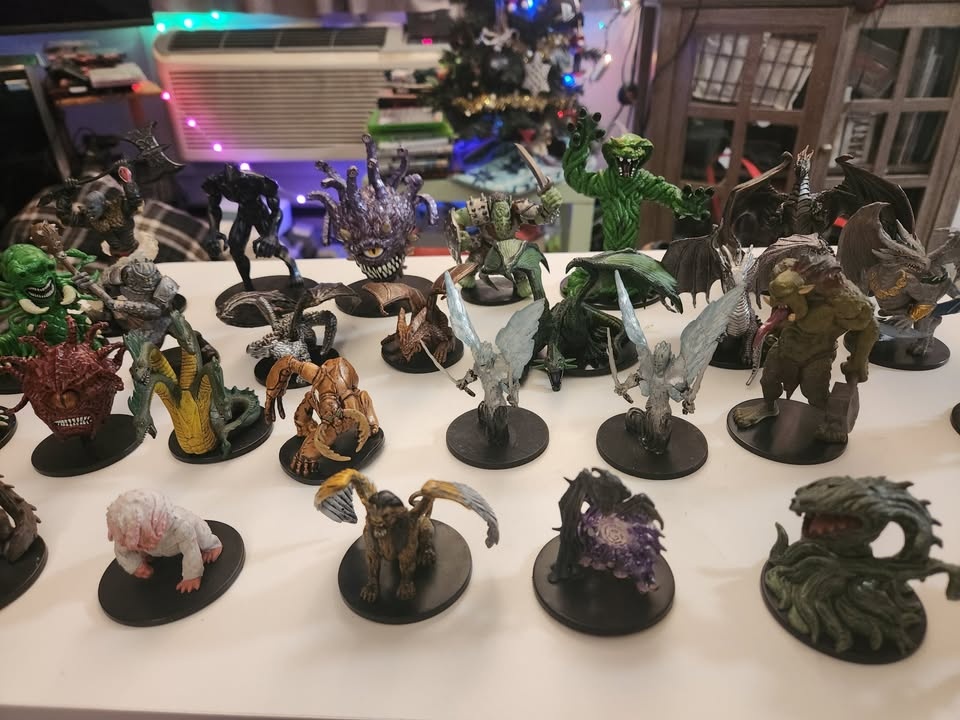 HUGE Lot - D&D Large Miniatures - photo 3