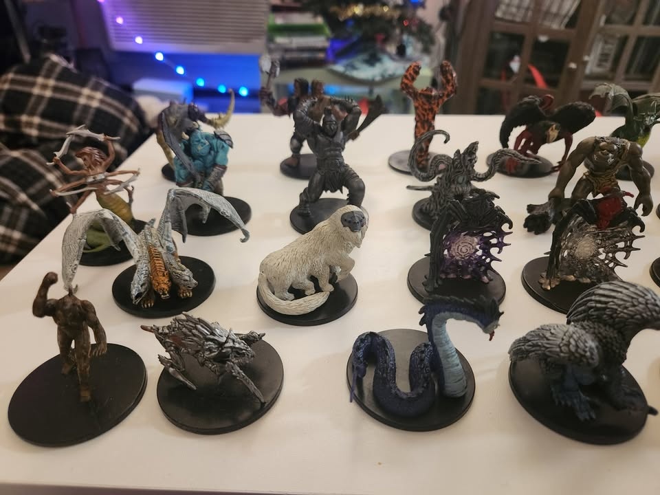 HUGE Lot - D&D Large Miniatures - photo 4