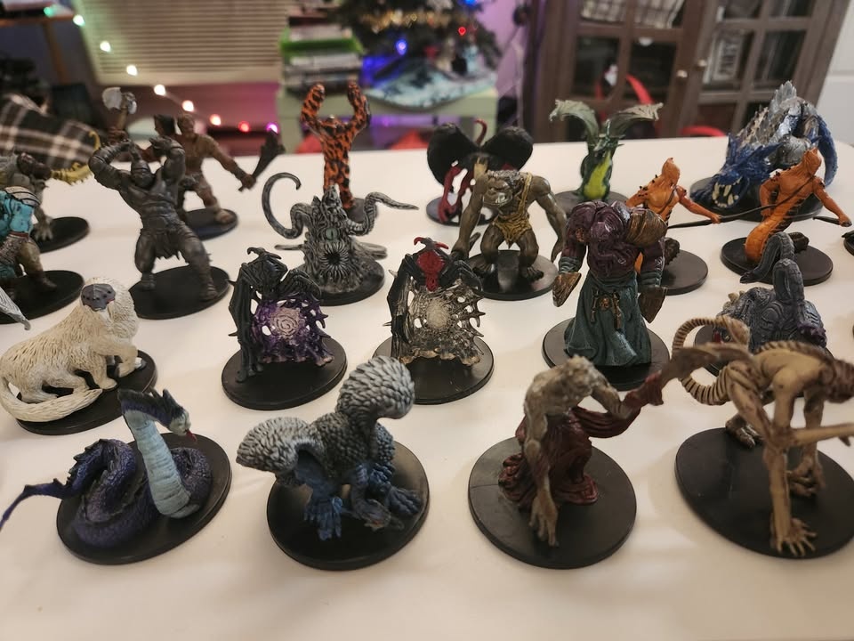 HUGE Lot - D&D Large Miniatures - photo 5