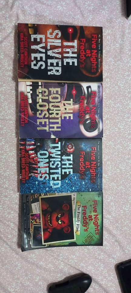 Book series Five Nights At Freddy's (FNAF) total 4 books