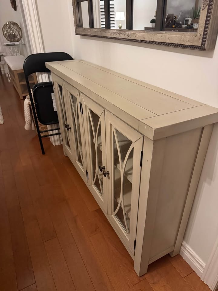 Dining room furniture for storage - photo 2