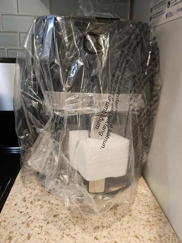 Gourmia digital window air fryer (New) - photo 2