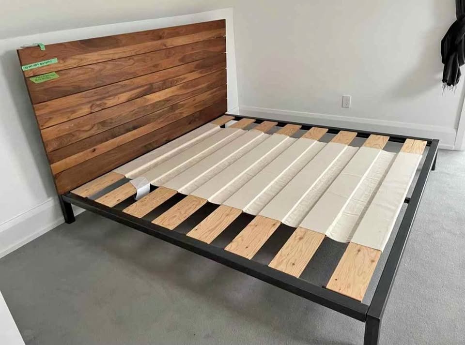 STYLEGARAGE Trinity King Platform Bed