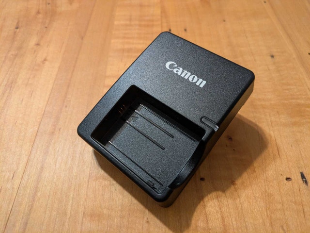 Canon LC-E5 charger for LP-E5 batteries (genuine)