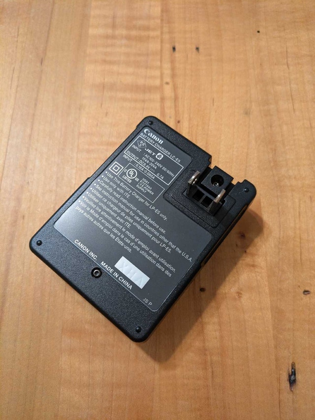 Canon LC-E5 charger for LP-E5 batteries (genuine) - photo 2