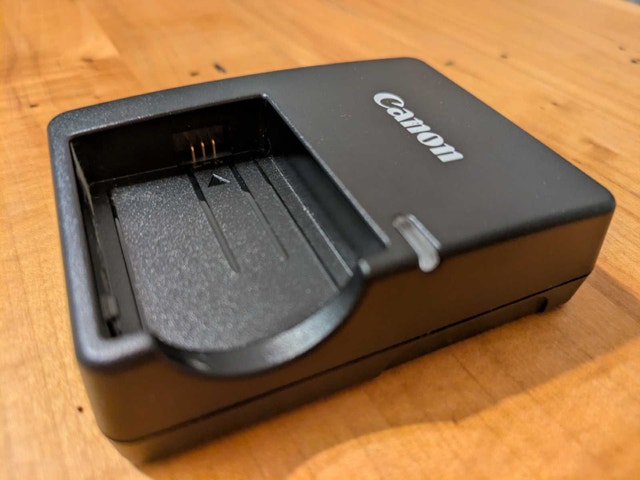 Canon LC-E5 charger for LP-E5 batteries (genuine) - photo 4