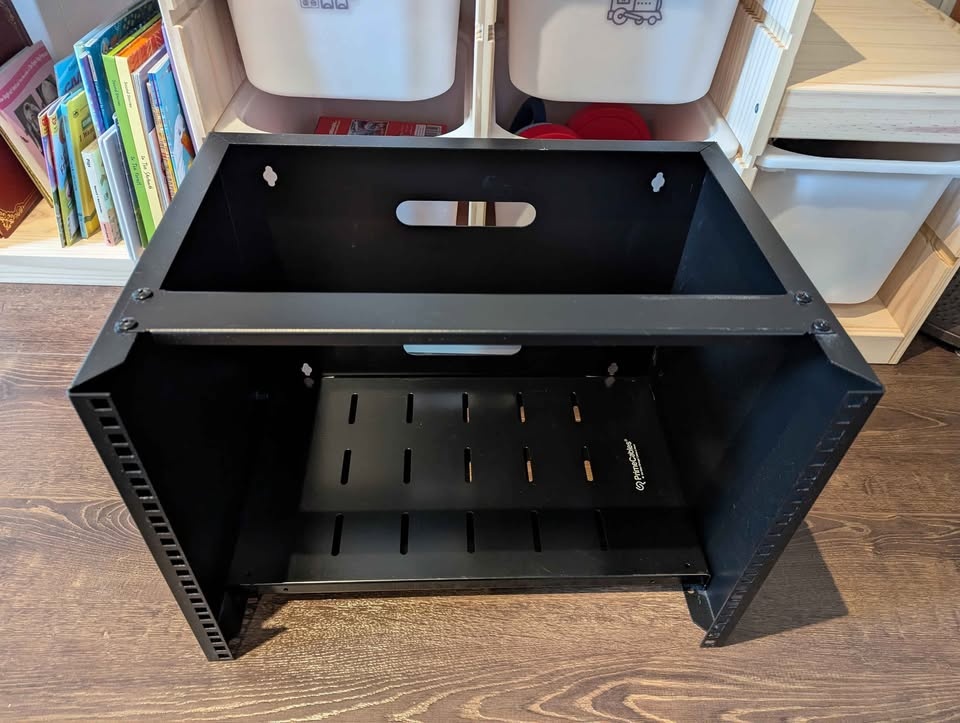 8u 19 inch Network /AV Rack /w Panels - photo 3