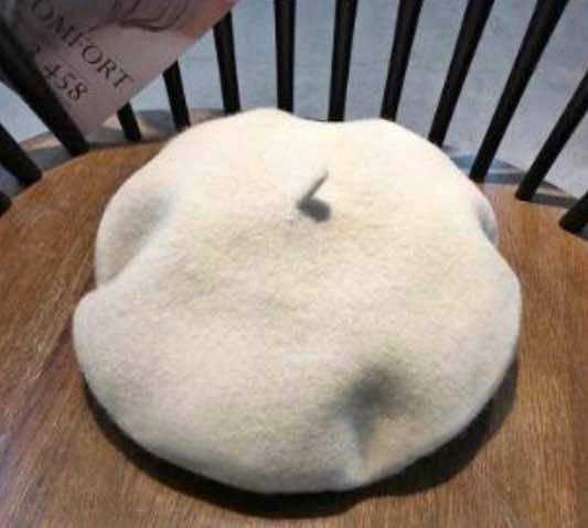 Beige wool beret
