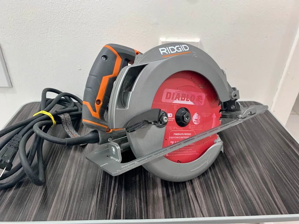 RIDGID 7-1/4” Corded Circular Saw – 15 Amp