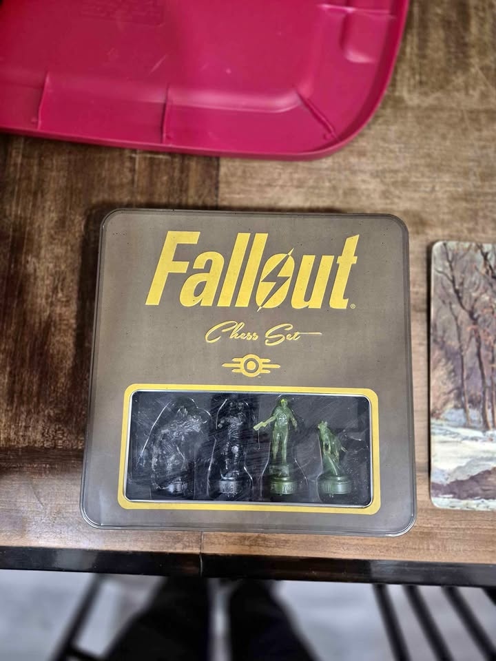 Fallout Chess Set