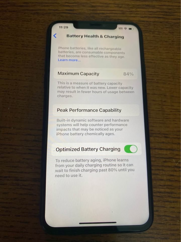 iPhone 11 Pro Max - photo 2