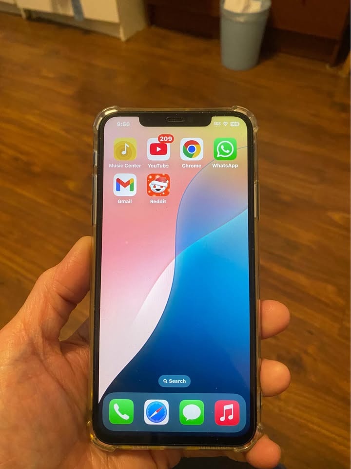 iPhone 11 Pro Max - photo 3