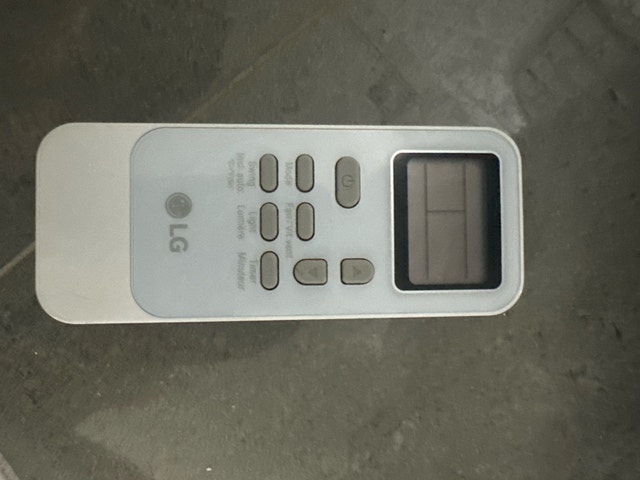 LG Air Conditioner - photo 4