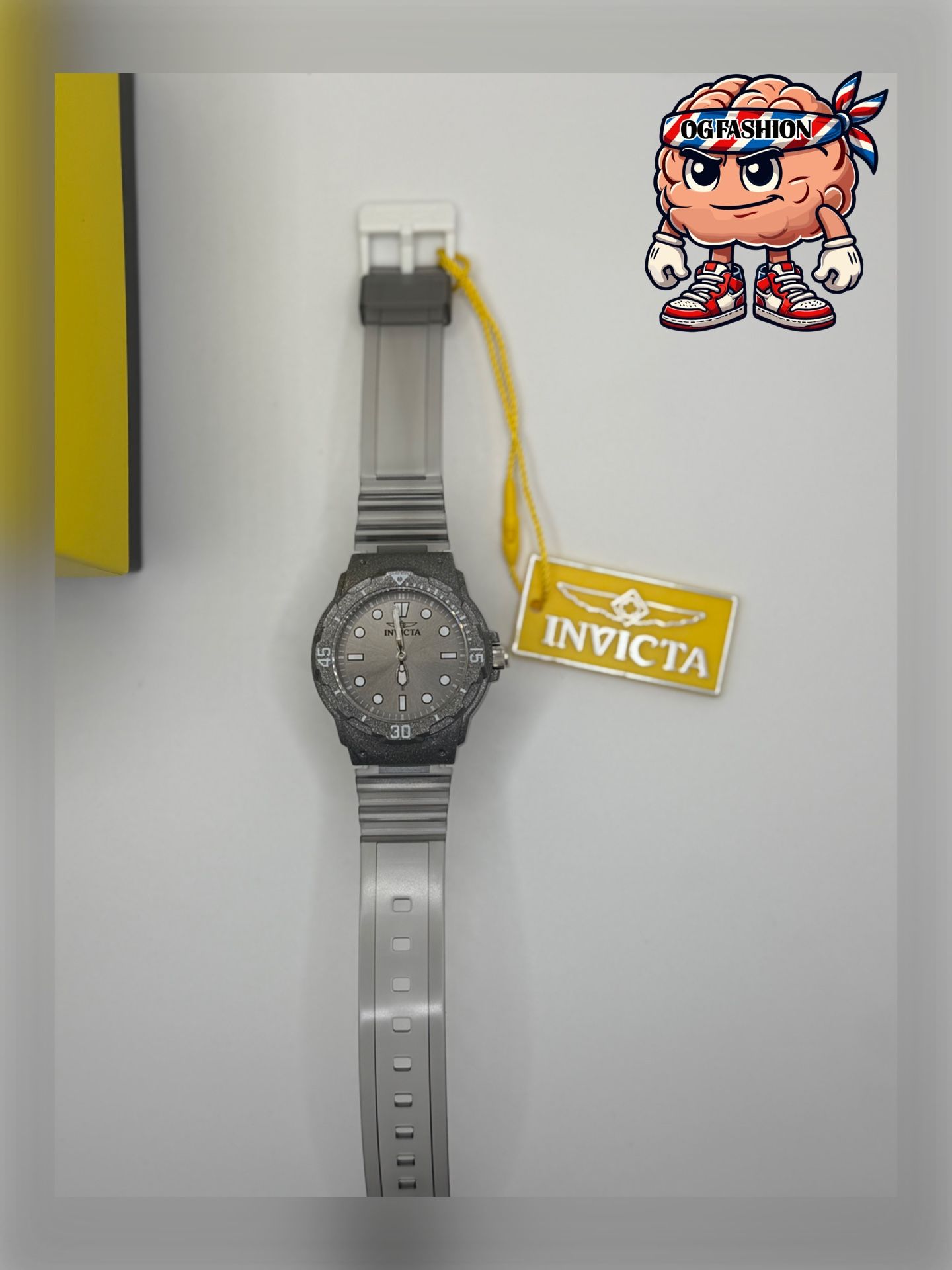 Invicta Women’s Gray Silicone Strap – Sport Diver Style