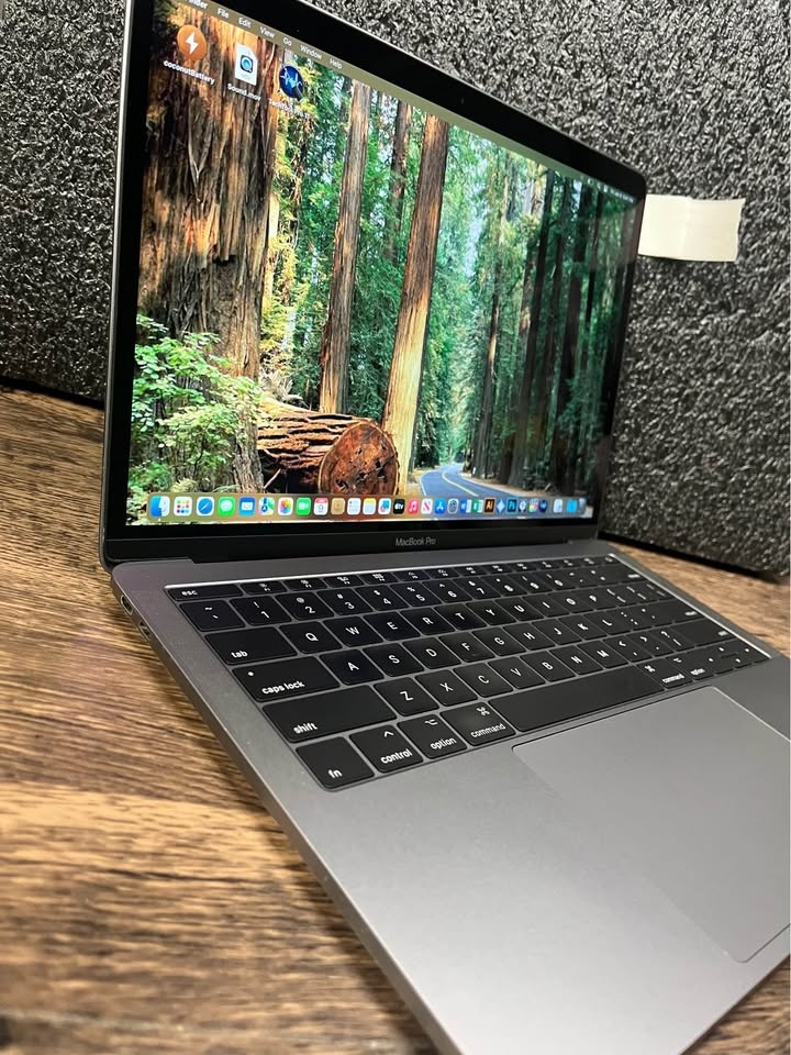MacBook Pro 13” - 2017 Ventura Good Battery + Apple Charger - photo 3