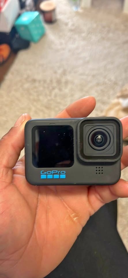 GoPro HERO 11 Black – Like New 🔥