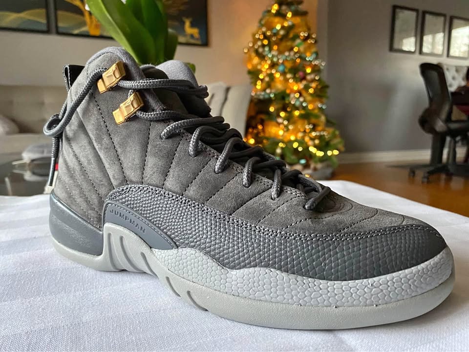 NIKE AIR JORDAN XII 12 RETRO BG SIZE 6.5Y DARK GREY