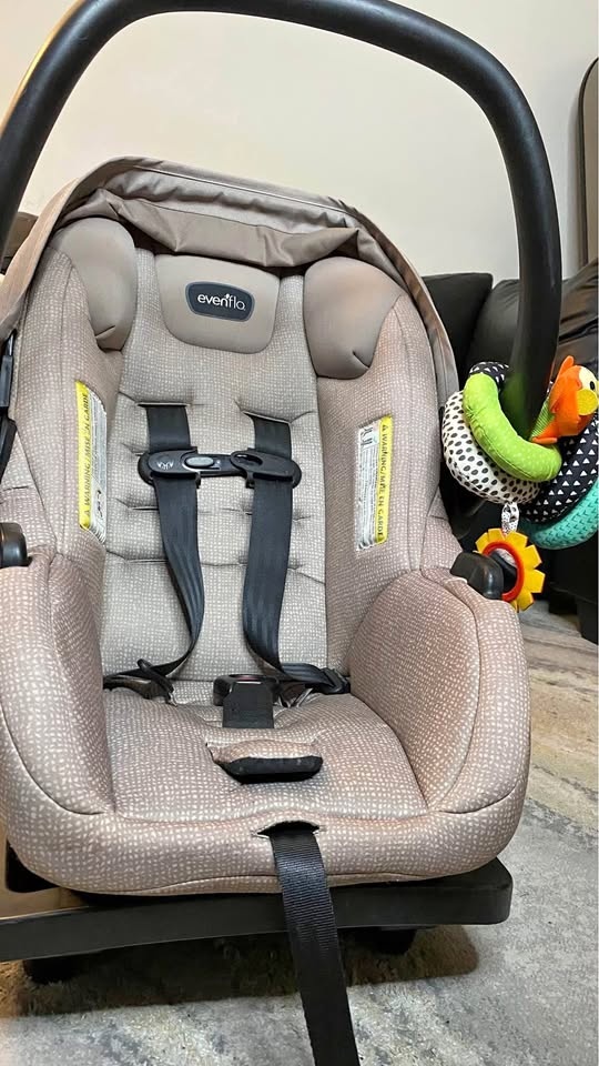 Baby car seat - Evenflo Safemax