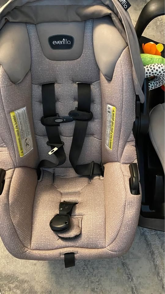 Baby car seat - Evenflo Safemax - photo 3