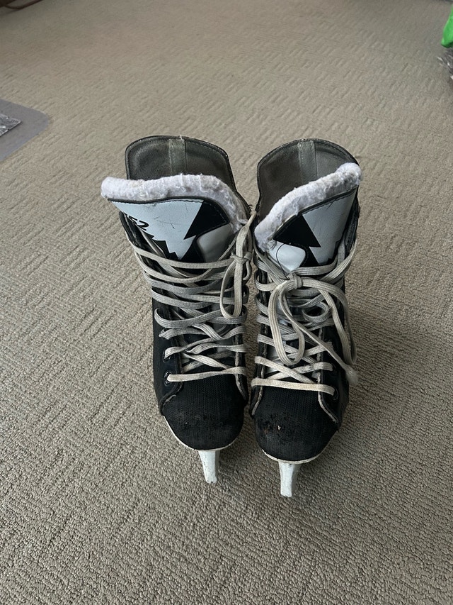 CCM TACKS Junior 152 Ice Hockey Skates - photo 2