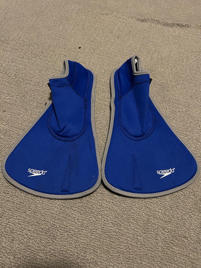 Brand New Speedo Kids Swimming Fins Flippers - photo 2