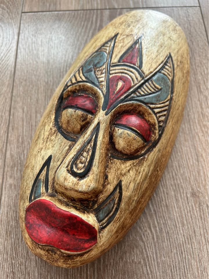 Hand-Carved Painted Wooden Tribal Mask – Vintage Folk Wall Decor - photo 2