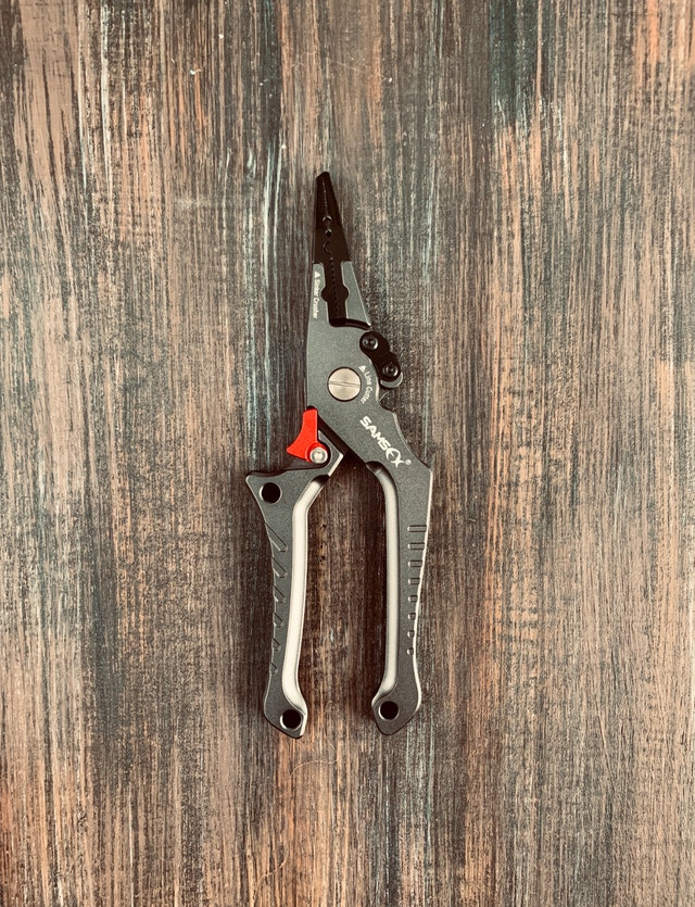 NEW NEVER USED - SAMSFX Aluminum Fishing Pliers