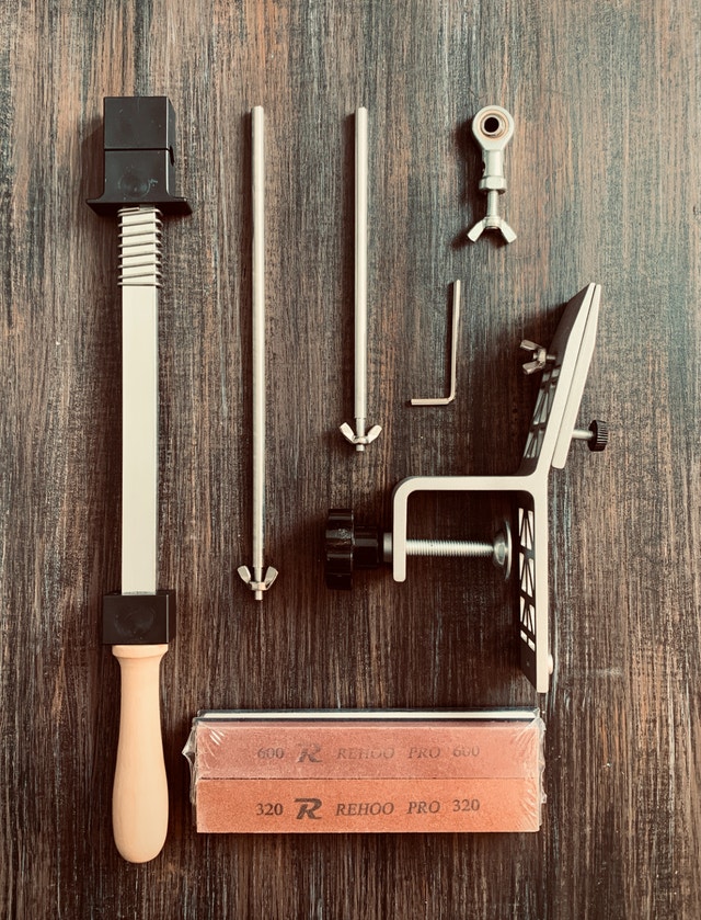 New Never Used - Professional knife sharpener with wet stones