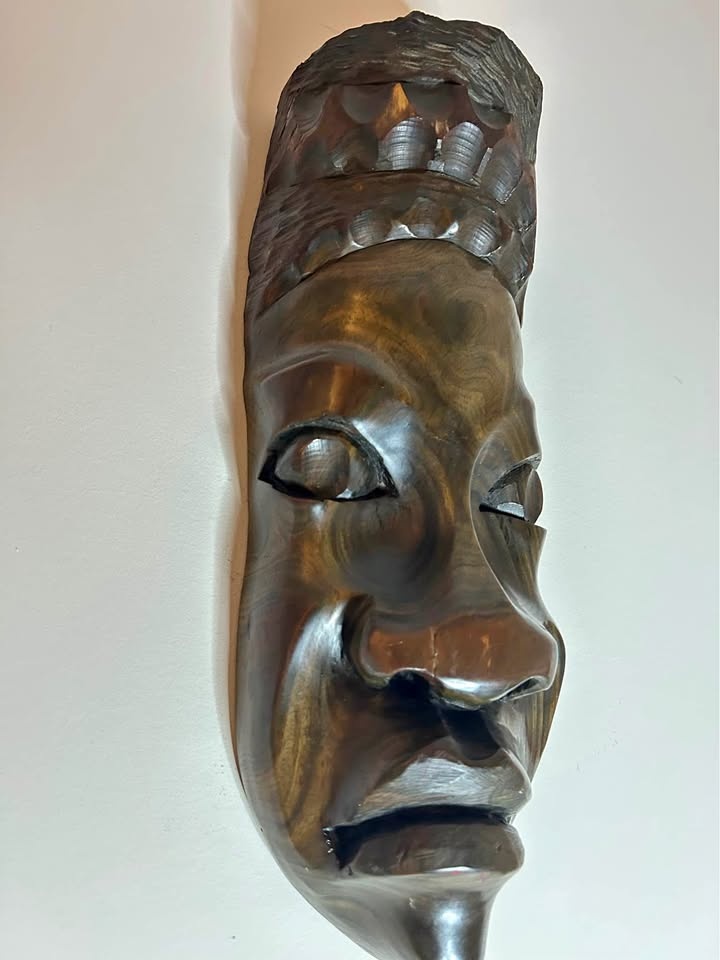 Hand-Carved African Wooden Mask – Vintage Tribal Style Wall Deco