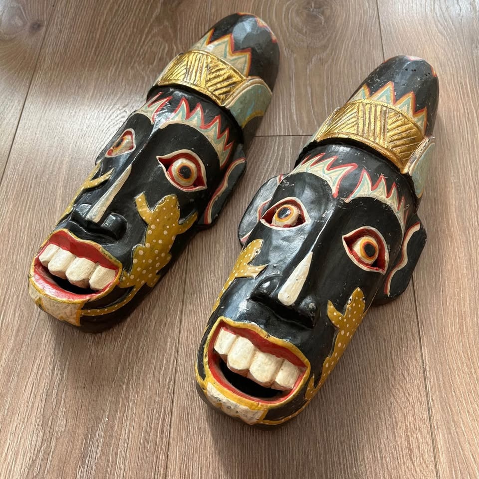 Set of 2 Hand-Carved Wooden Painted Tribal Masks - photo 2