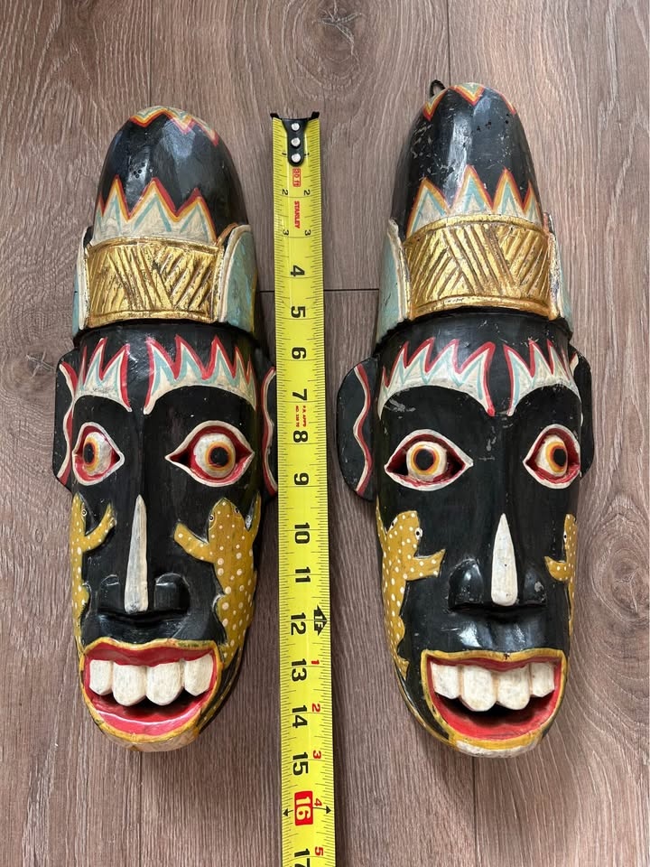 Set of 2 Hand-Carved Wooden Painted Tribal Masks - photo 3