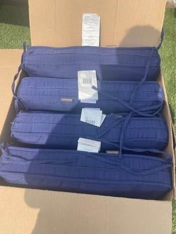 20”x20”x5” Set Of 8 Patio Cushions - photo 2