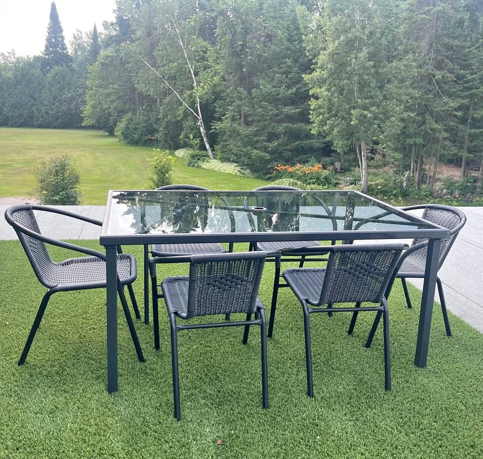 Patio Set With 6 Stackable Wicker Chairs
