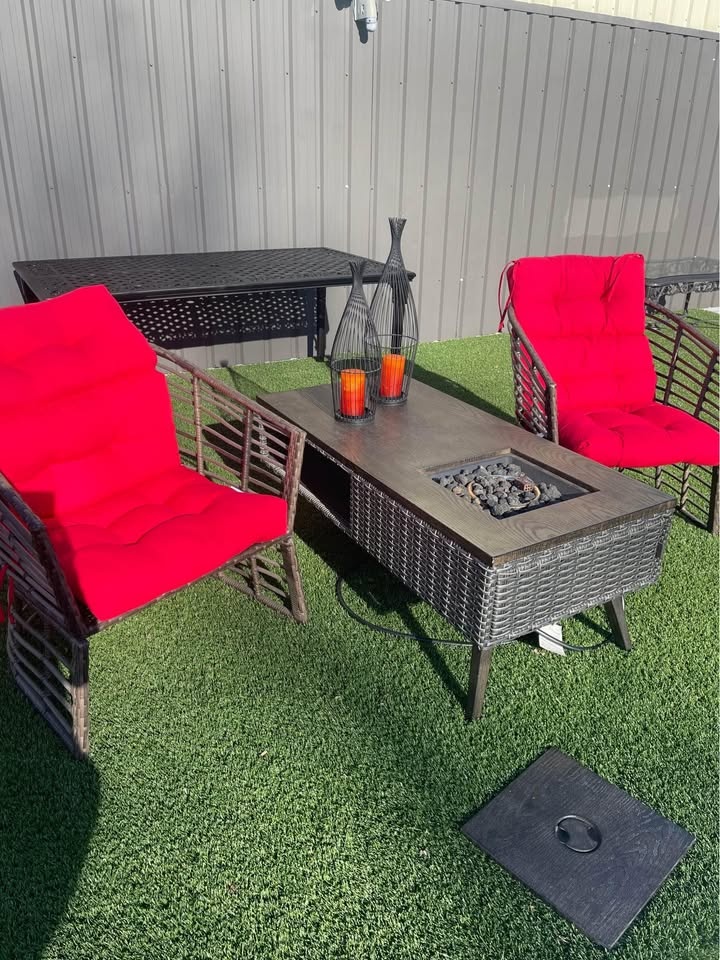 Patio Lounge Set! Showroom Propane Table & Armchairs - photo 3