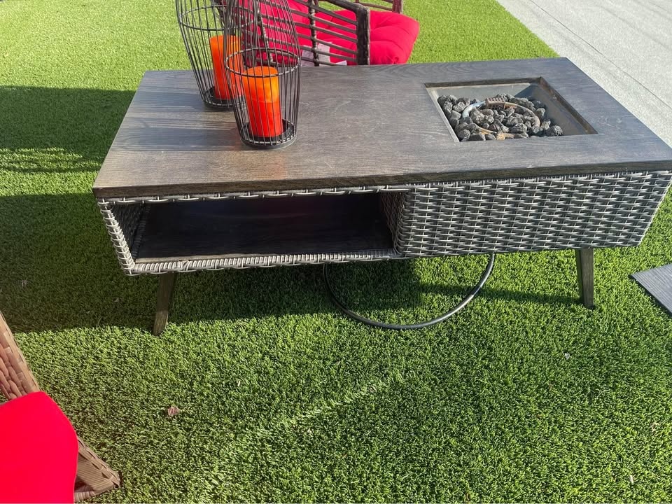 Patio Lounge Set! Showroom Propane Table & Armchairs - photo 5