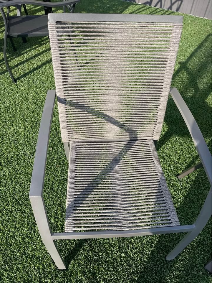 Highest Quality Pool Area Chairs & Small Table - photo 3