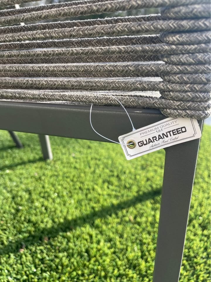 Highest Quality Pool Area Chairs & Small Table - photo 4