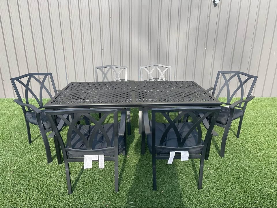 Cast IRON Patio Table With 6 New Metal &Mesh Chairs - photo 3