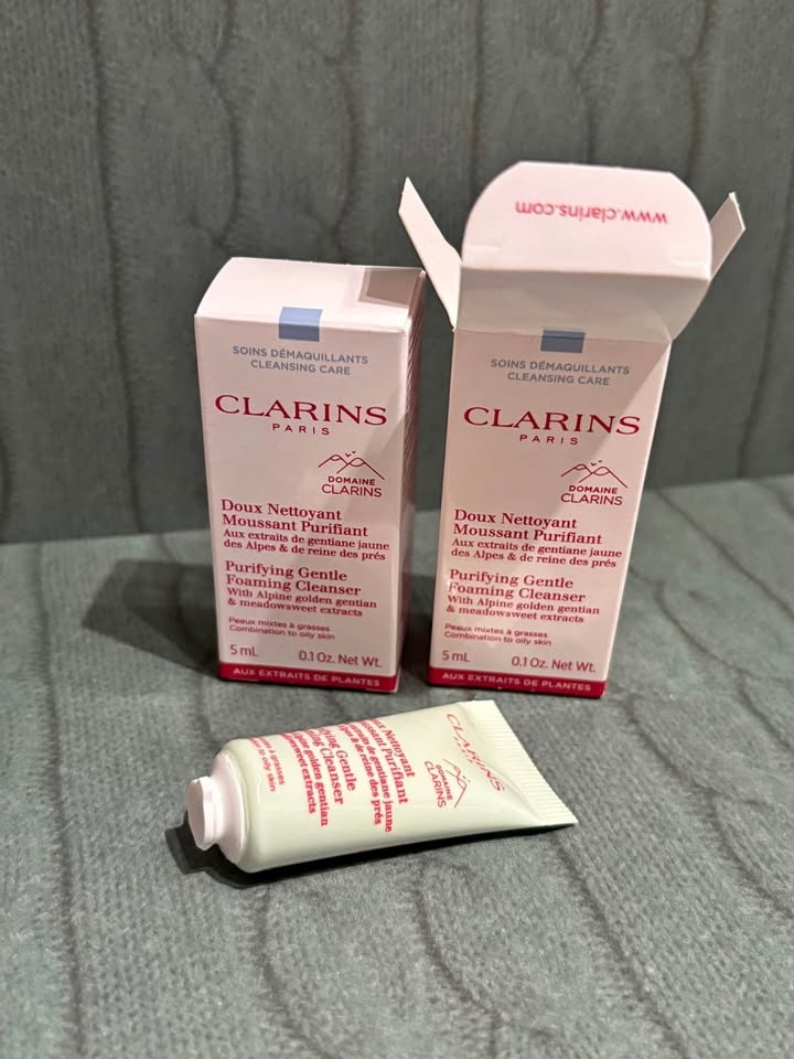 Clarins Sample Lot