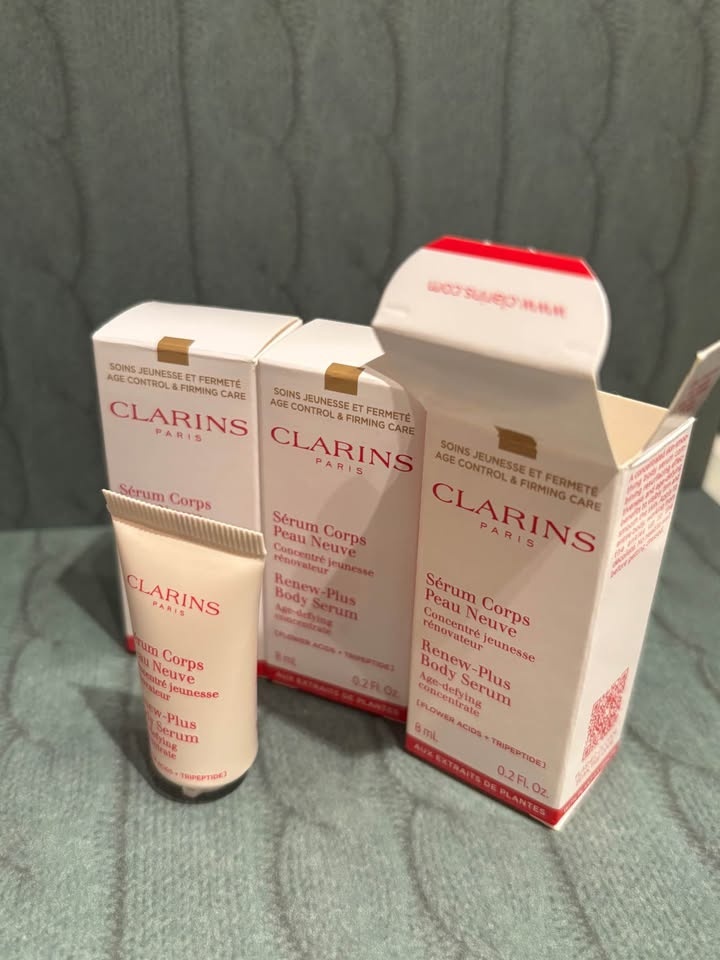 Clarins Sample Lot - photo 2
