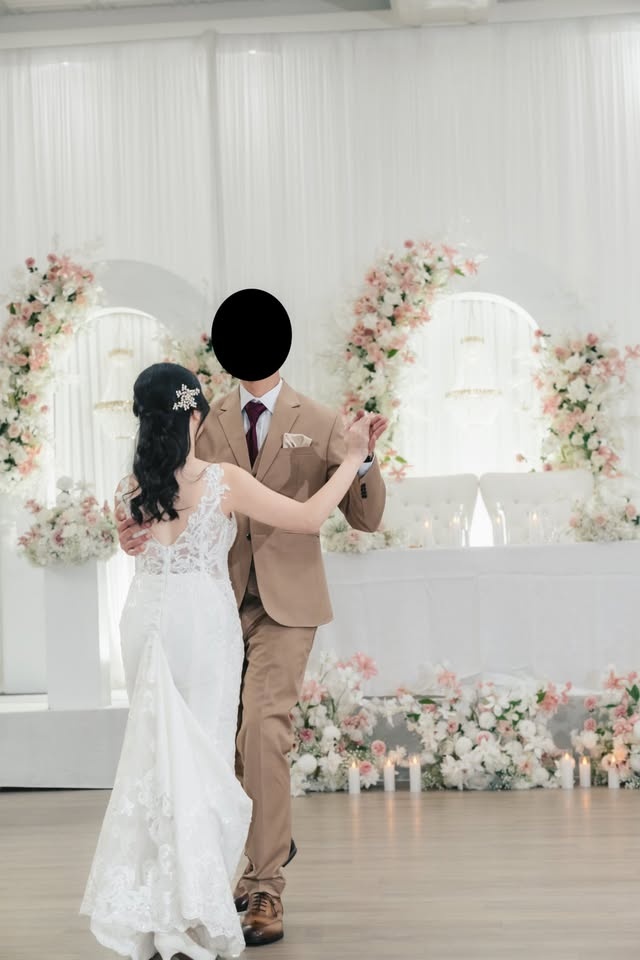 Diamond White Mermaid Wedding Dress – Fits XS/S, Near New – $800 - photo 5